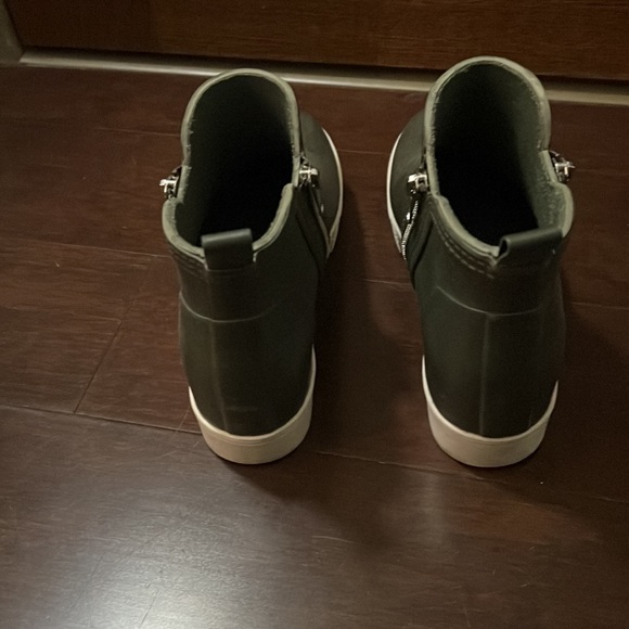 Steve Madden Olive Ankle Boots - Picture 3 of 4